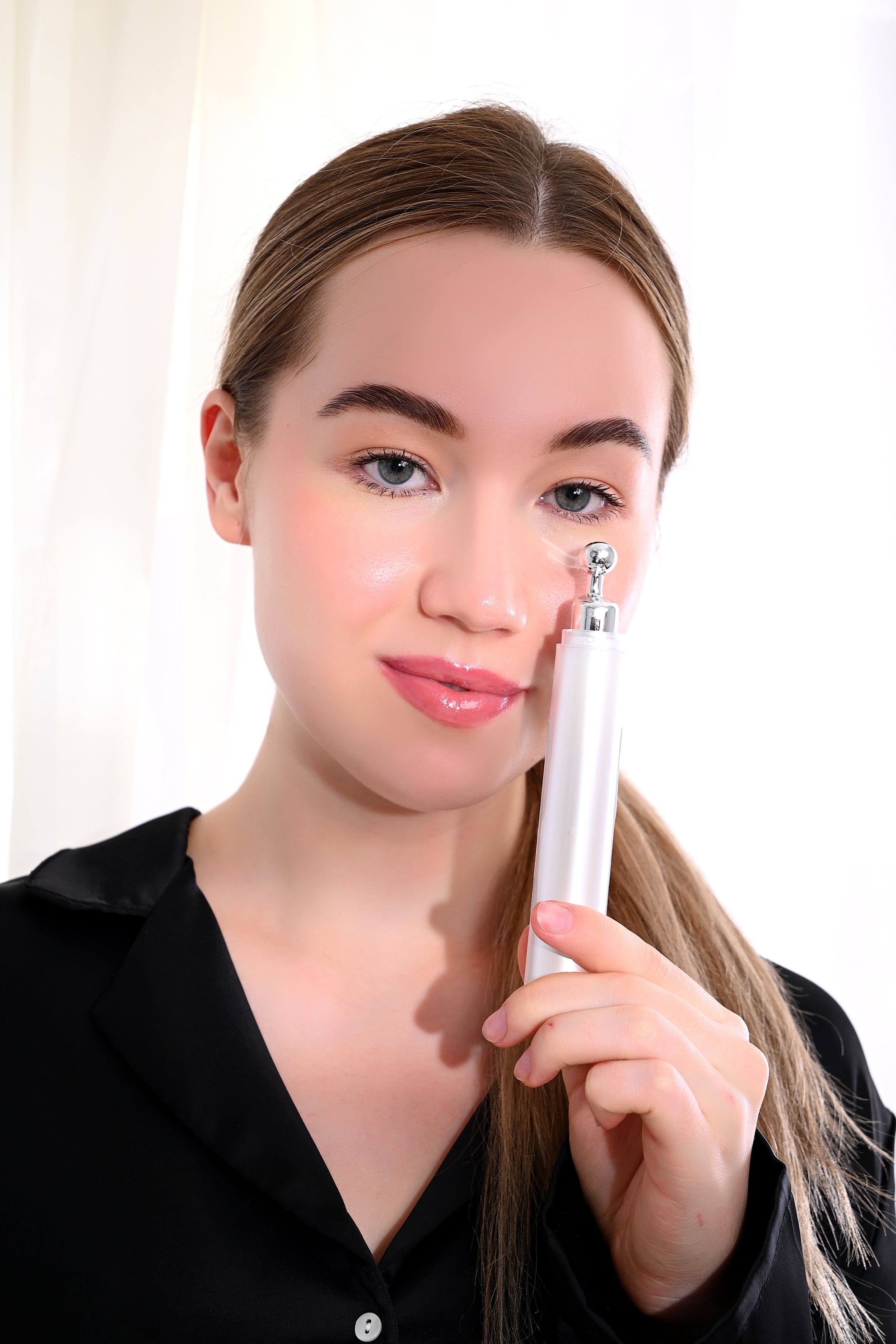 Eye cream contour